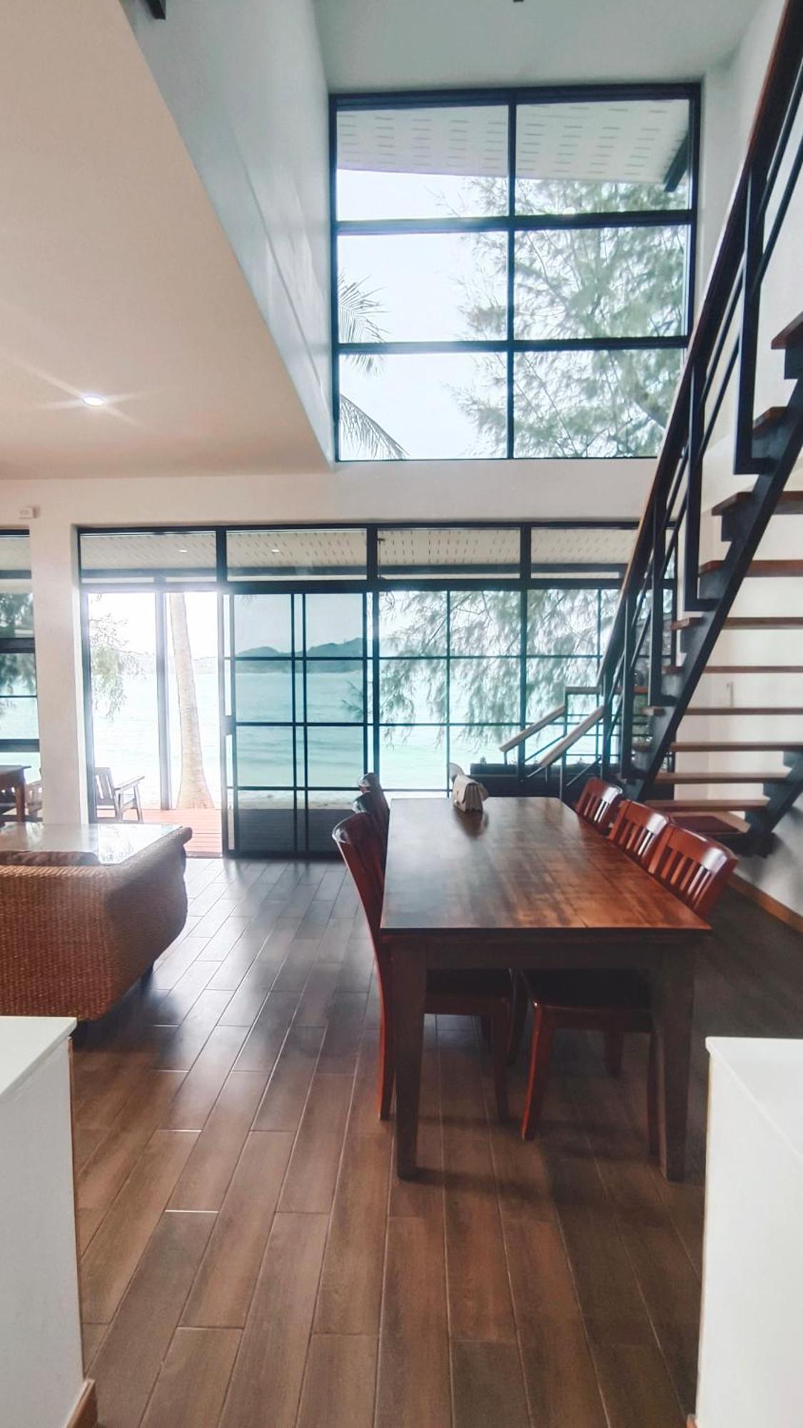 2-Bedroom Beach Front Chaloklum Bagian luar foto